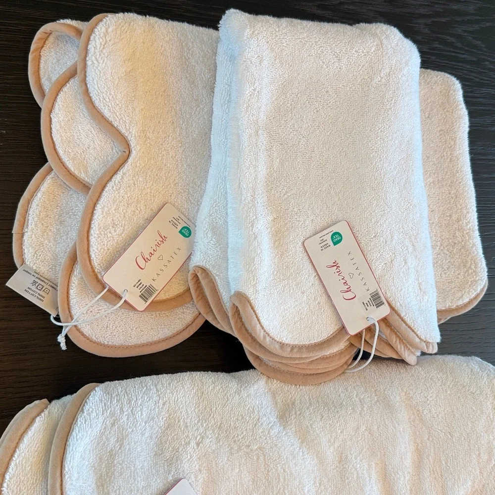 Kassatex Chairish Scallop Edge Bath Towel Collection Color White Tan Sand NWT